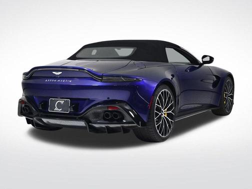 2022 Aston Martin Vantage Base