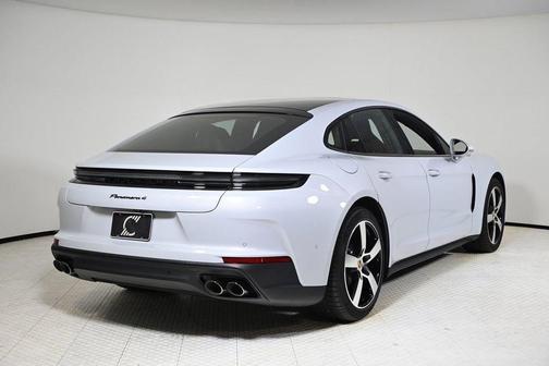 2024 Porsche Panamera 4