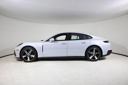 2024 Porsche Panamera 4