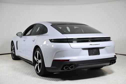 2024 Porsche Panamera 4