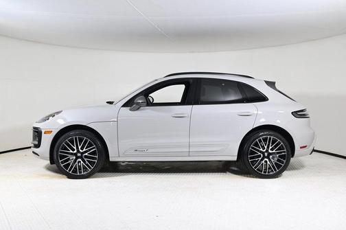2025 Porsche Macan T