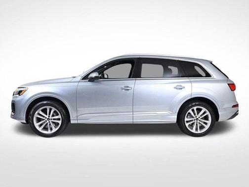 2025 Audi Q7 55 Premium