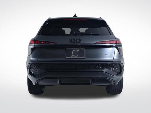 Daytona Gray Pearl 2026 Audi Q3 S line