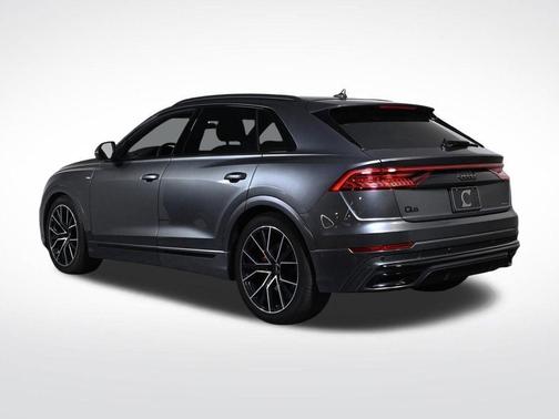 Daytona Gray Pearl Effect 2023 Audi Q8 55 Prestige