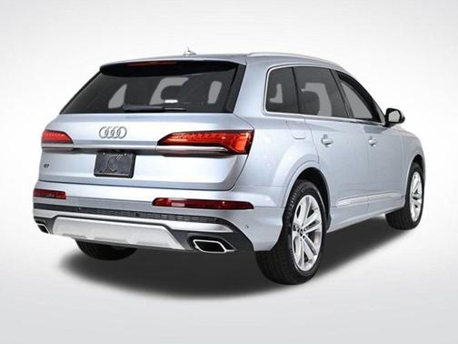 2025 Audi Q7 55 Premium