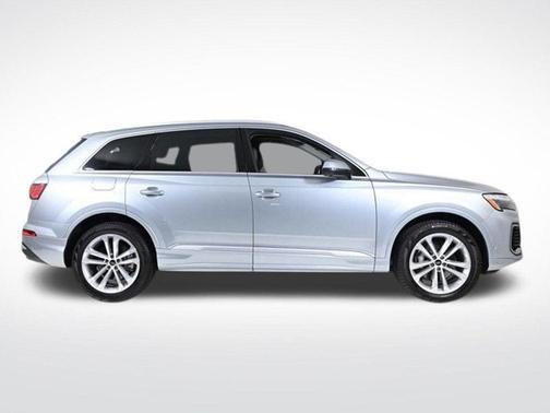 2025 Audi Q7 55 Premium