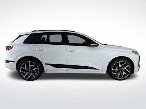2025 Audi SQ6 e-tron Premium