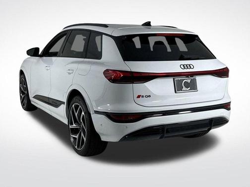 2025 Audi SQ6 e-tron Premium