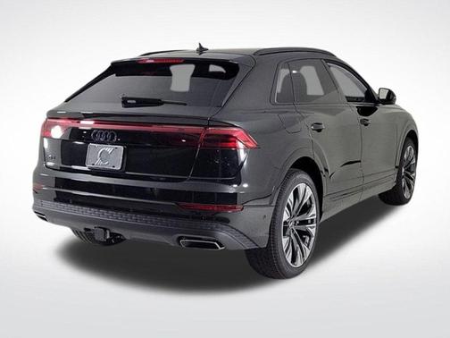 2025 Audi Q8 Premium