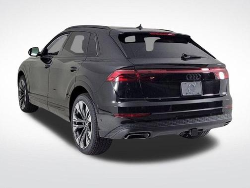 2025 Audi Q8 Premium