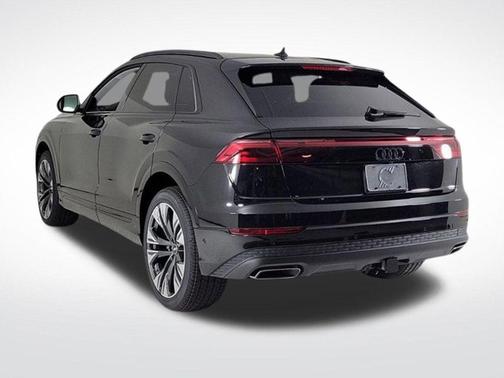 2025 Audi Q8 Premium