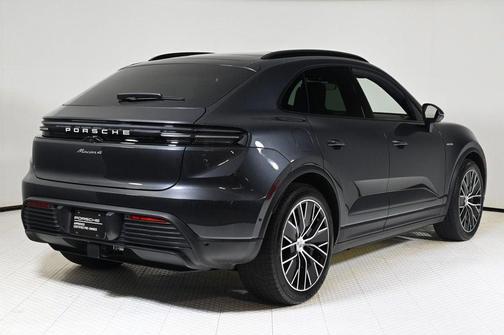 2024 Porsche Macan 4