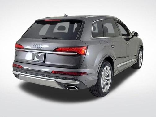2025 Audi Q7 55 Premium Plus