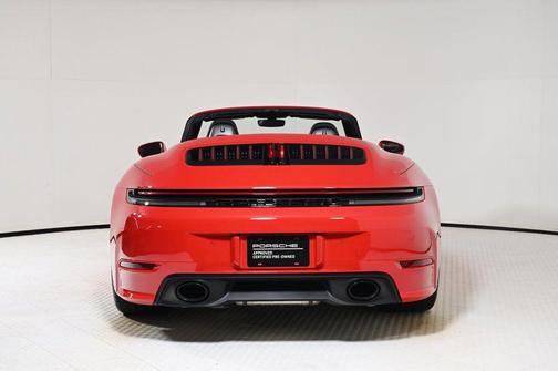 2025 Porsche 911 Carrera