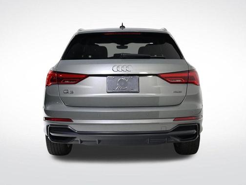 2022 Audi Q3 45 S line Premium