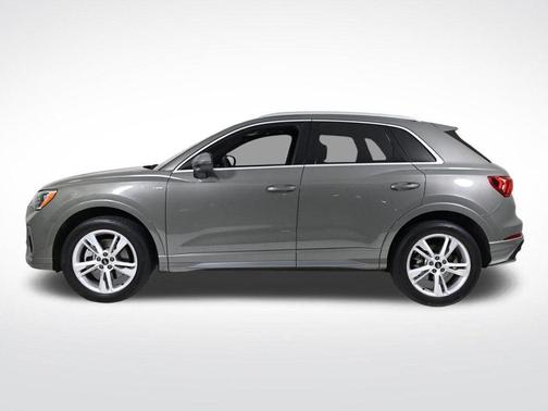 2022 Audi Q3 45 S line Premium