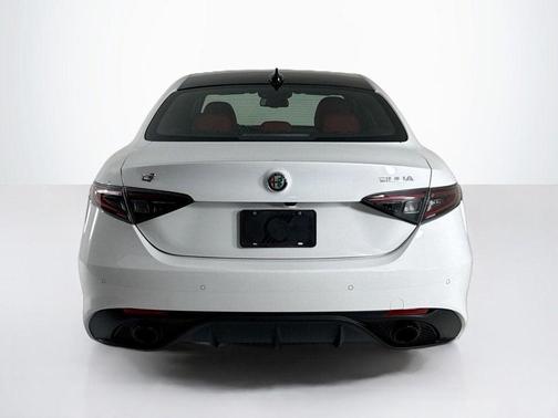 2025 Alfa Romeo Giulia Base