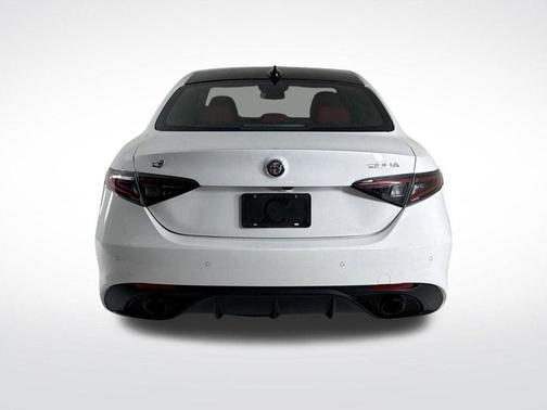2025 Alfa Romeo Giulia Base