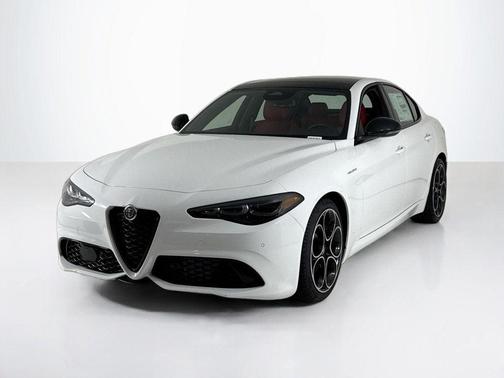 2025 Alfa Romeo Giulia Base