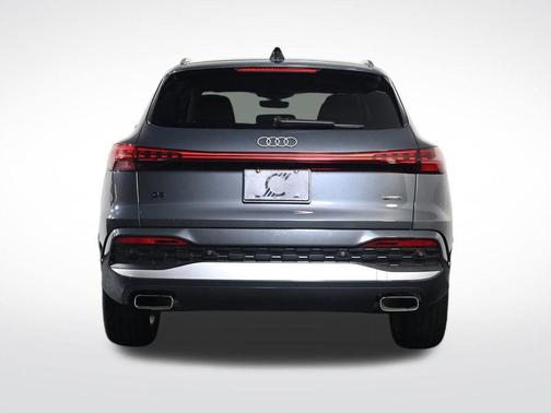 Tambora Gray Metallic 2025 Audi Q5 2.0T quattro Premium