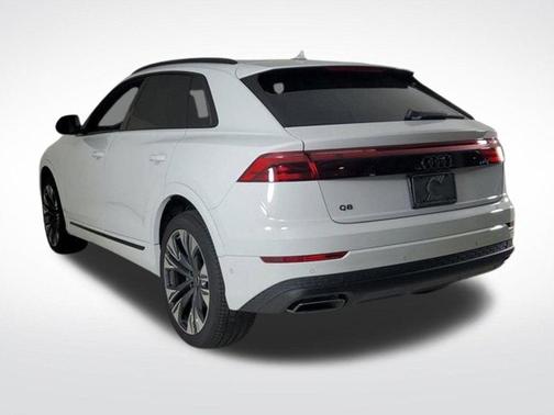 2025 Audi Q8 Premium Plus