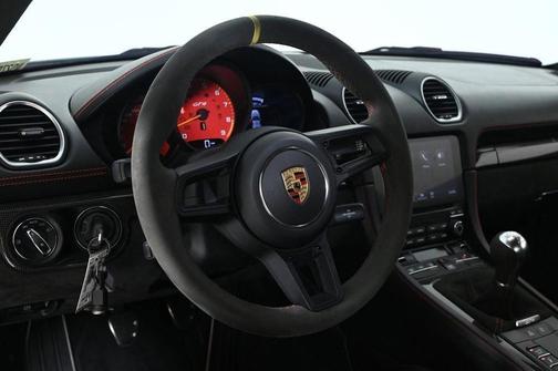 2022 Porsche 718 Cayman GT4