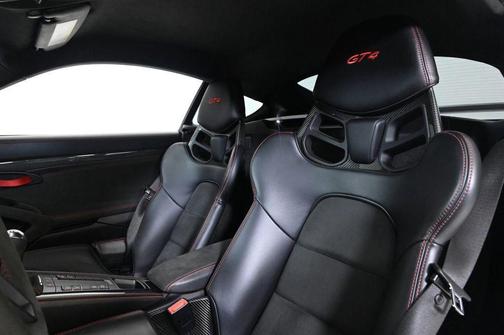 2022 Porsche 718 Cayman GT4