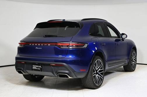 2022 Porsche Macan Base