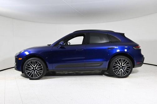 2022 Porsche Macan Base