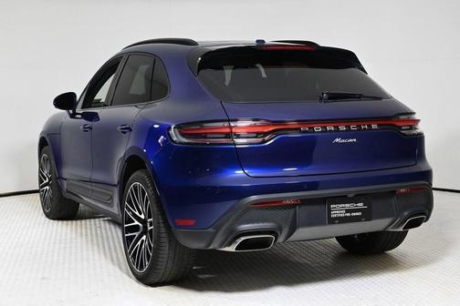 2022 Porsche Macan Base
