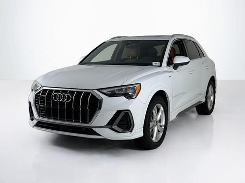 Glacier White Metallic 2022 Audi Q3 45 S line Premium