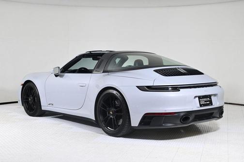 2024 Porsche 911 4 GTS