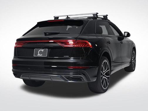 2022 Audi Q8 55 Premium Plus