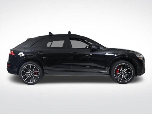 2022 Audi Q8 55 Premium Plus