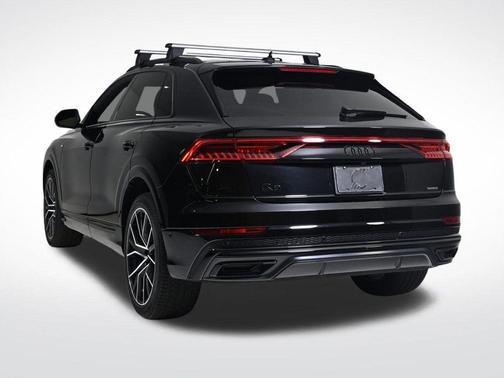 2022 Audi Q8 55 Premium Plus