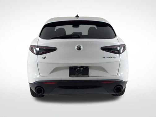 2025 Alfa Romeo Stelvio Base