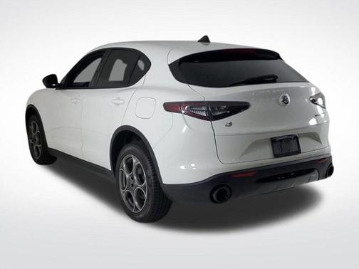 2025 Alfa Romeo Stelvio Base