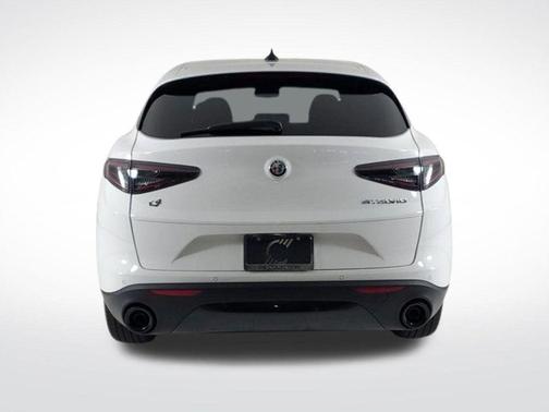 2025 Alfa Romeo Stelvio Base