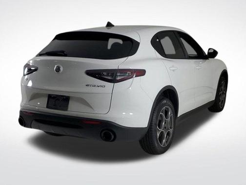 2025 Alfa Romeo Stelvio Base