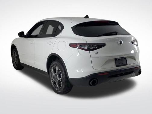 2025 Alfa Romeo Stelvio Base