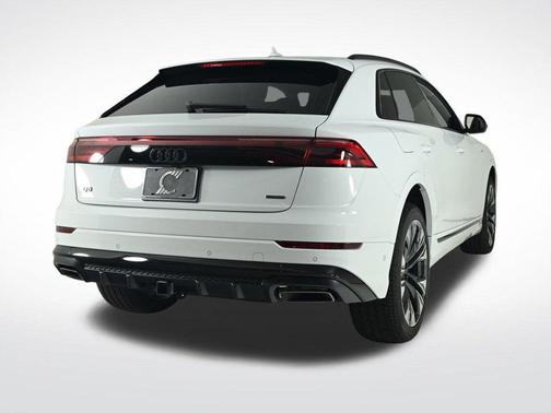 2025 Audi Q8 Premium Plus