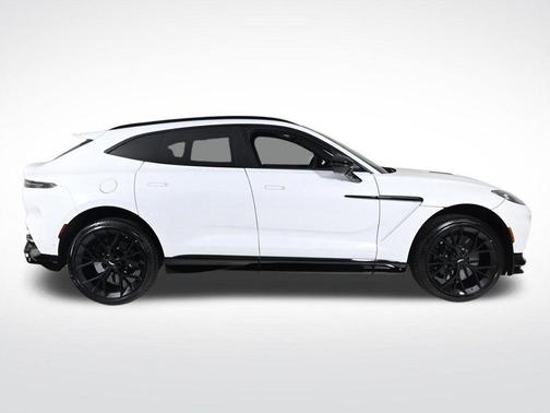 2025 Aston Martin DBX 707