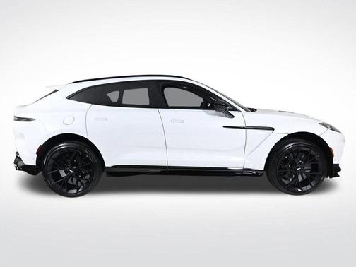 2025 Aston Martin DBX 707