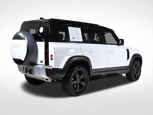 2023 Land Rover Defender 110 SE