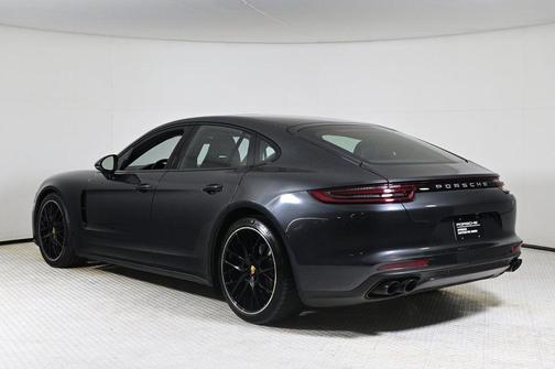 2020 Porsche Panamera 