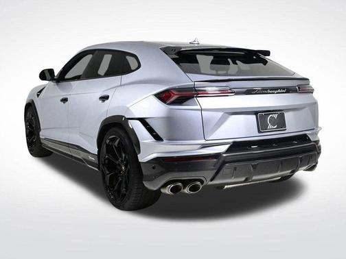2024 Lamborghini Urus Performante