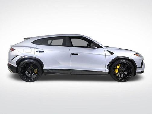 2024 Lamborghini Urus Performante