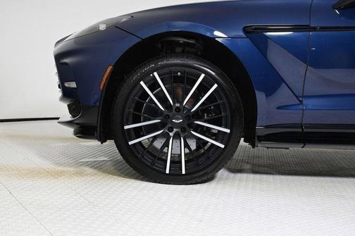 2025 Aston Martin DBX 707