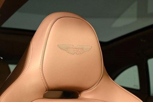 2025 Aston Martin DBX 707