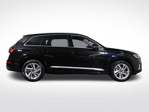 Mythos Black Metallic 2023 Audi Q7 55 Prestige